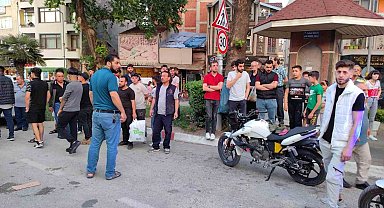 Otomobil ile çarpışan motosikletteki 2 kişi yaralandı