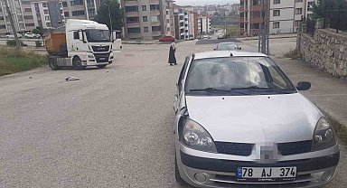 Otomobil ile kamyon çarpıştı: 1 yaralı