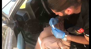 Otomobiliyle uyuşturucu satarken yakalandı, çıkarıldığı hakimlikçe serbest bırakıldı