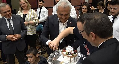 Özel bireylerden Vali Çakır'a doğum günü sürprizi