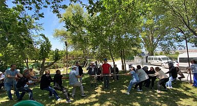 Özel ihtiyaç sahibi bireyler piknik keyfi