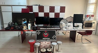 Özel öğrencilerin malzemelerini çalan hırsızlar okula taksi ile gelmiş