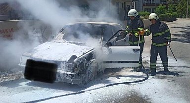 Park halindeki araç yandı