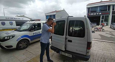 Park halindeki araca kurşun isabet etti