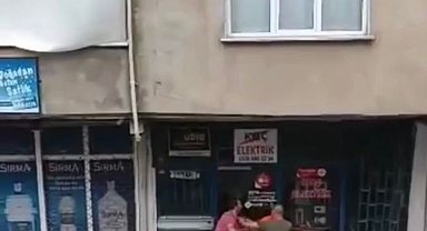 Pendik'te suçüstü yakalanan hırsıza esnaftan meydan dayağı