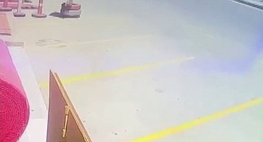 Pendik'te yol tartışmasında el frenini çekmeyi unutunca kaza yaşandı