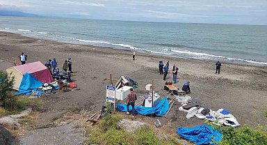 Plajı işgal eden çadır ve barakalar yıkıldı