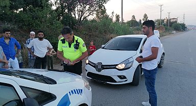 Plakasız otomobille kaza merakı pahalıya patladı, 6 bin 800 TL ceza yazıldı