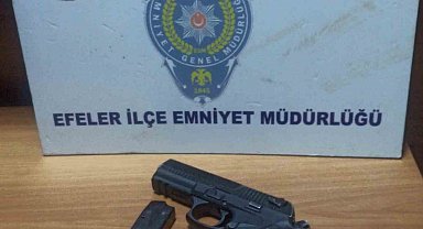Polis şüphesinde haklı çıktı, üzerinden ruhsatsız tabanca ele geçirildi