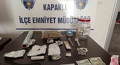 Polis uyuşturucu tacirini de, müşterilerini de gözaltına aldı