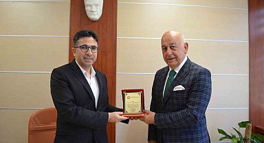 Prof. Dr. Coşkun Bayrak düzenlenen törenle emekli oldu