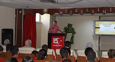 Prof. Dr. Karavelioğlu, lise öğrencilerine TÖMER'i ve Fen Edebiyat Fakültesini anlattı