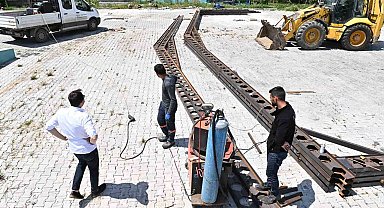 Projeleri yerinde inceledi