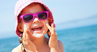 "Bebeğiniz 6 aylık olana kadar güneş kremi kullanmayın"