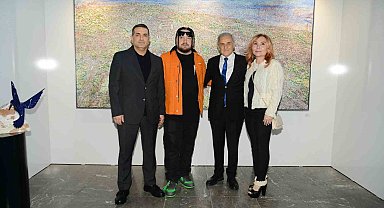 "Dün, Bugün ve Yarın" sergisine sanatseverlerden yoğun ilgi