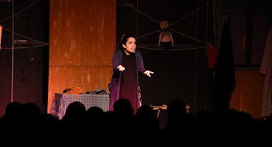 "Filistin Hakkında Konuşmalıyız" tiyatro gösterisi Karatay'da sahnelendi