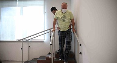"Yürümesi çok zor" dediler, 5 ayda ayağa kalktı