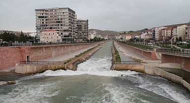 Rafting yapmak isteyen gençlerin diyaloğu yüzlerde tebessüm oluşturdu