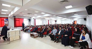 Rektör Sözbir "Geleceğin mesleklerine odaklanın"