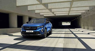 Renault, yeni coupe SUV modeli Rafale'i tanıttı