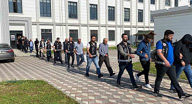 Rüşvet ve dolandırıcılık suçlarından yakalanmışlardı: 18 tüccar ile kurum çalışanı adliyede
