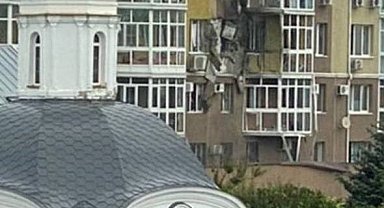 Rusya'da bir apartmana İHA düştü: 3 yaralı