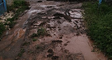 Sağanak sele dönüştü, tarım arazileri zarar gördü