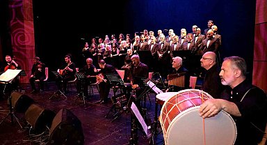 Sağlık çalışanları sahnede: Akılcı ilaç kullanımına dikkat çektiler