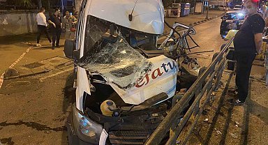 Sağmalcılar'da kontrolden çıkan servis aracı duvara çarptı: 1 yaralı