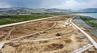 Sahil yolunda hummalı çalışma devam ediyor