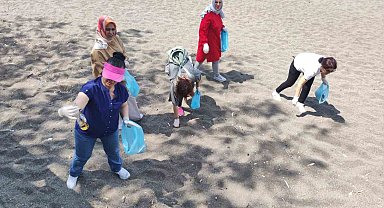 Sahilden sigara izmariti topladılar
