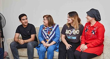 Şahin, İslahiye LGS Türkiye birincisini ziyaret etti