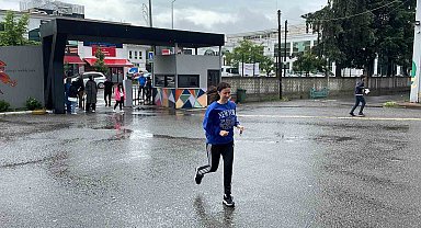 Sakarya'da bazı adaylar sınava koşarak son dakikada yetiştiler