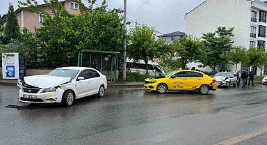 Sakarya'da zincirleme kaza: 3 yaralı