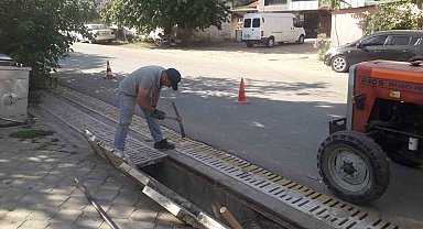 Salihli'de yağmur suyu ızgaraları temizlendi