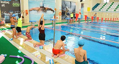 Salihli'de yaz yüzme kursu kayıtları başladı