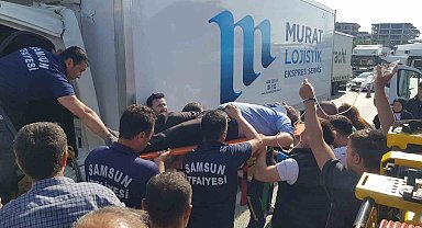 Samsun'da kamyon tıra çarptı: 1 yaralı