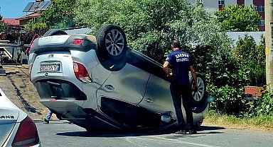 Samsun'da park halindeki araca çarpan otomobil takla attı: 1 yaralı
