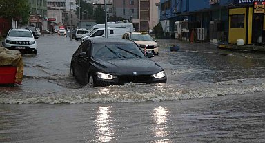 Samsun'u sağanak vurdu