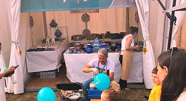 Sanatçı Ali Kaya, Hollanda'da Kütahya çinisini tanıttı