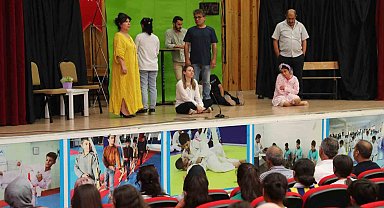 Şanlıurfa'da bağımlılıkla mücadele konulu tiyatro oyunu sahnelendi