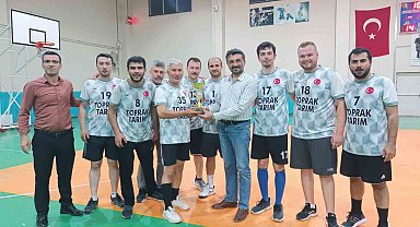 Sarıgöl'de 40 gün süren voleybol turnuvası tamamlandı
