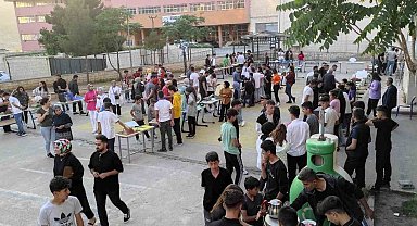 Sason'da lise öğrencilerinin yılsonu sergisine yoğun ilgi