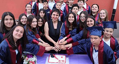 Şehit Yunus Baykal Ortaokulunda mezuniyet sevinci