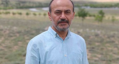 Sel sularını yer yarığı yuttu