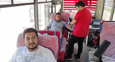 Selendili vatandaşlar kan bağışına yoğun ilgi gösterdi