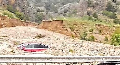 Selin getirdiği çamur aracı yuttu