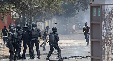 Senegal'de muhalefet liderine hapis cezası verilmesi sonrası sokaklar karıştı