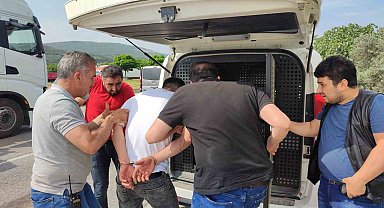 Serbest bölgeden sıfır kilometre minibüsü çalan zanlı yakalandı