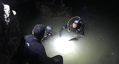 Serinlemek için suya giren genç boğuldu